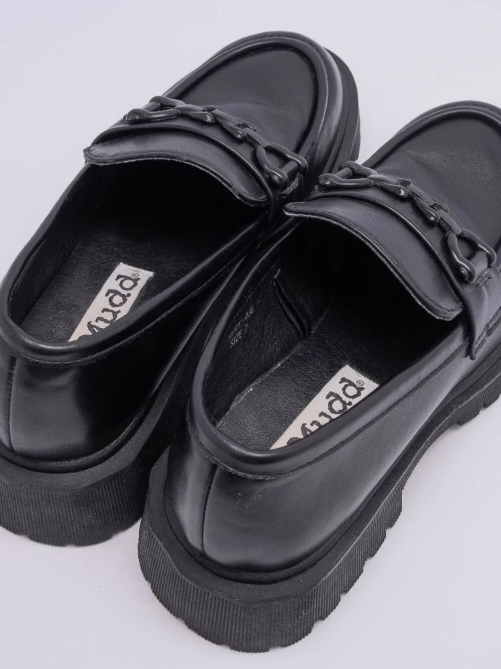 Mudd Roey Women's 7 Black Faux Leather Chunky Lug Sole Chain Loafers Y2K Goth